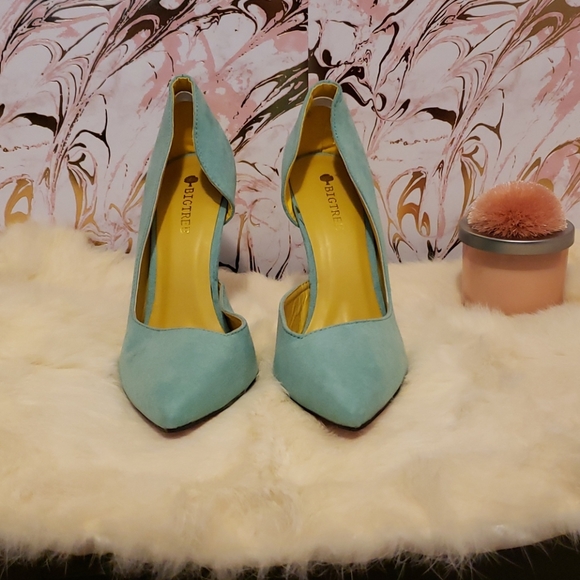 Shoes - Teal heels Sz 7 New